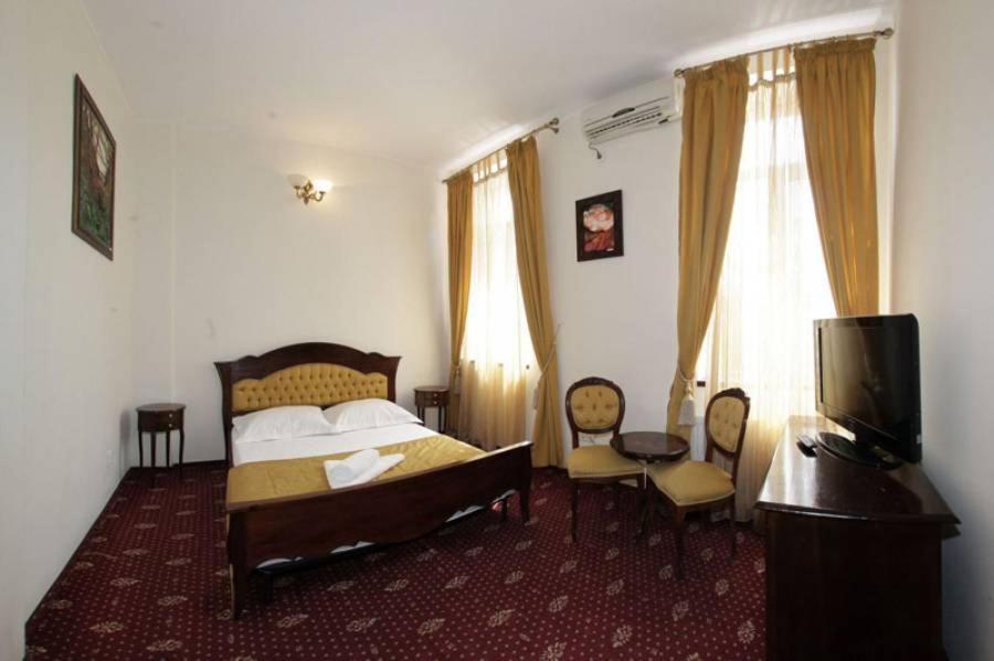 Hotel Maryo Плоешти Экстерьер фото