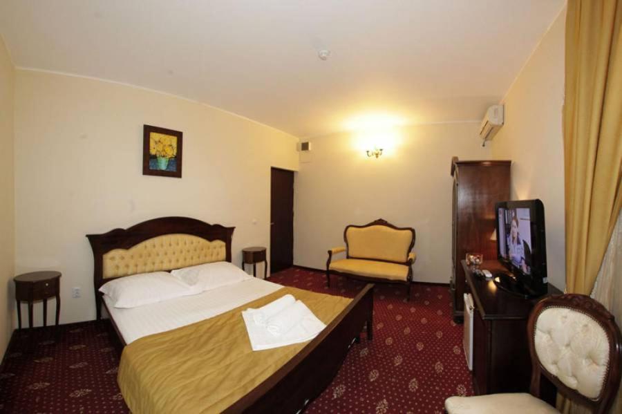 Hotel Maryo Плоешти Экстерьер фото