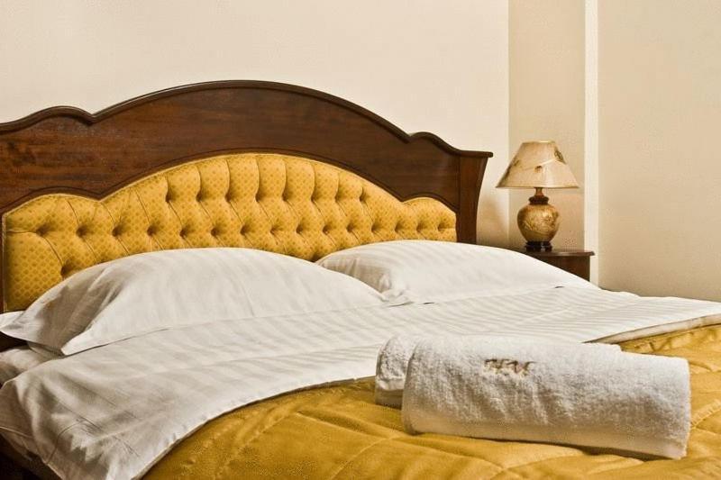 Hotel Maryo Плоешти Экстерьер фото